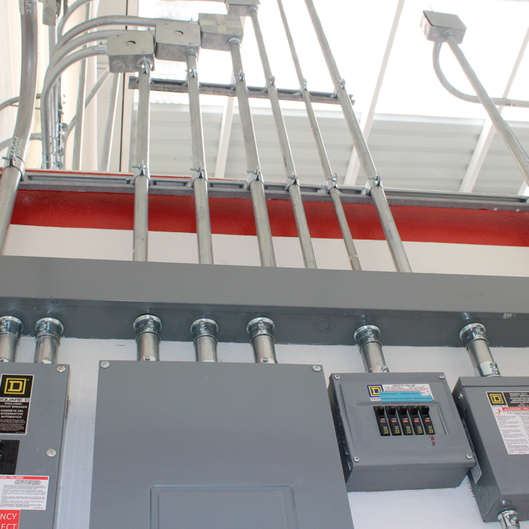 TUBERIA METALICA ORDEN EN INSTALACION